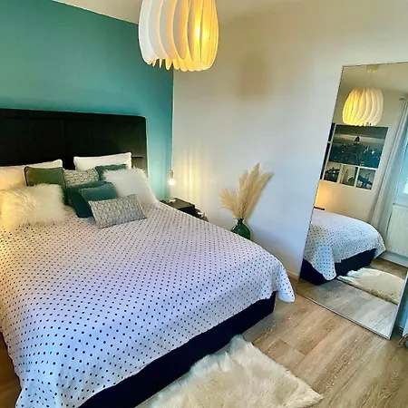 Superbe Avec Vue Et Salle D Eau Privative Dans Duplex De 140m2 - Proche Chu Clermont Homestay *