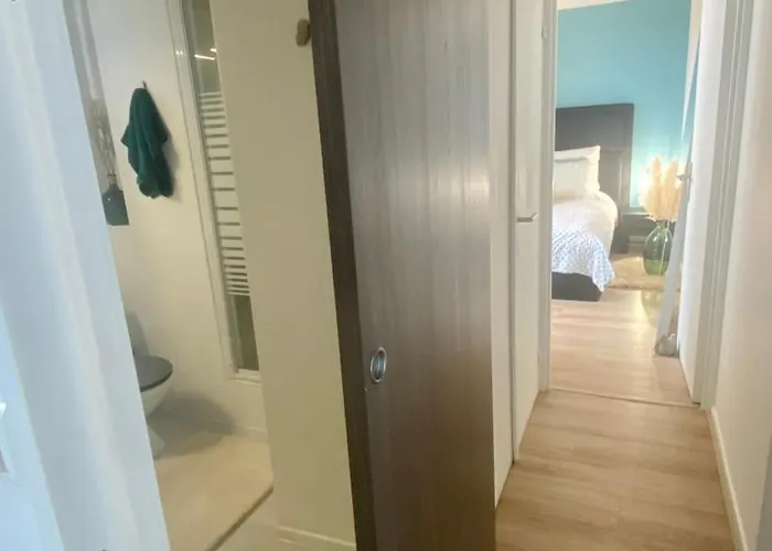 Superbe Avec Vue Et Salle D Eau Privative Dans Duplex De 140m2 - Proche Chu Clermont Homestay *